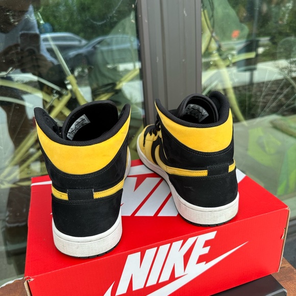 Jordan Other - Air Jordan 1 Retro Mid 'Reverse
New Love' | Black & Yellow | size: 10.5
